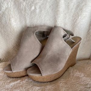 Marc Fisher Taupe Wedges